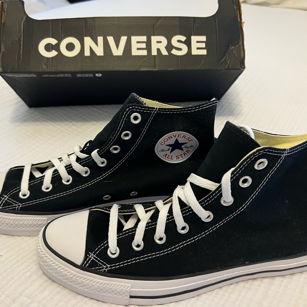 Converse mens Black and White High-Top Sneakers
